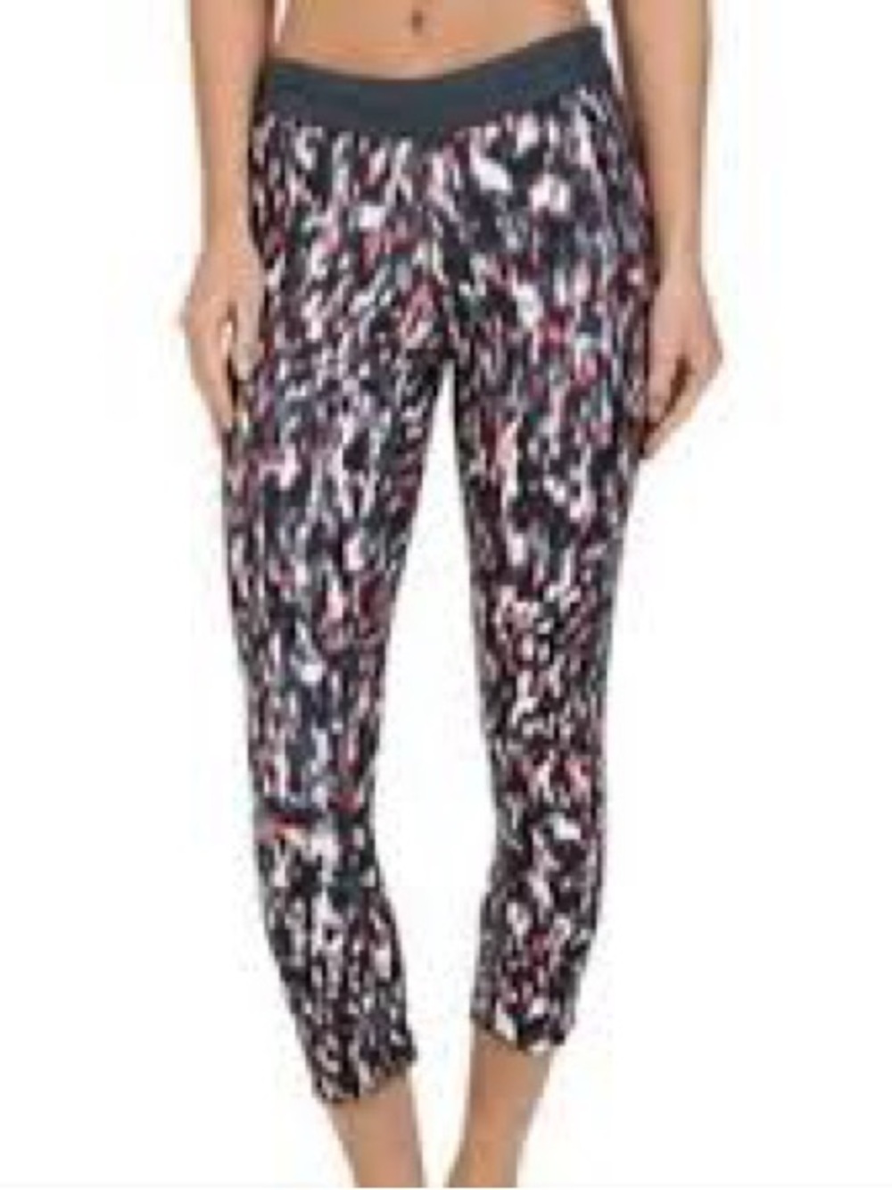 Nike Women's Black, White & Red Patterned Leggings